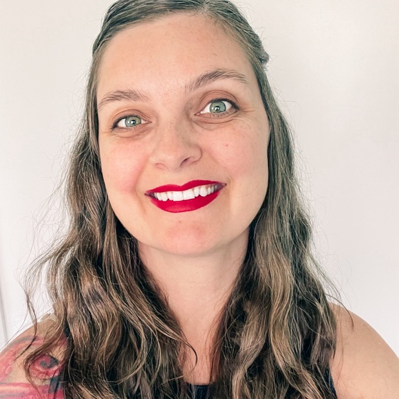 Meet your Posher, Sarah - Picture 1 of 1